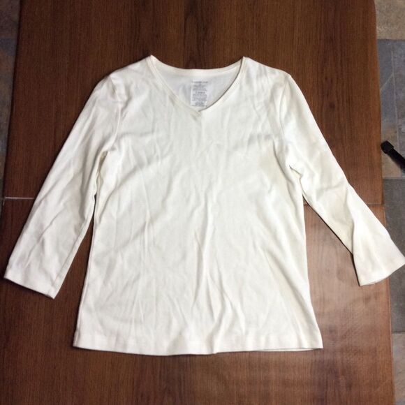 White Top - Picture 3 of 15